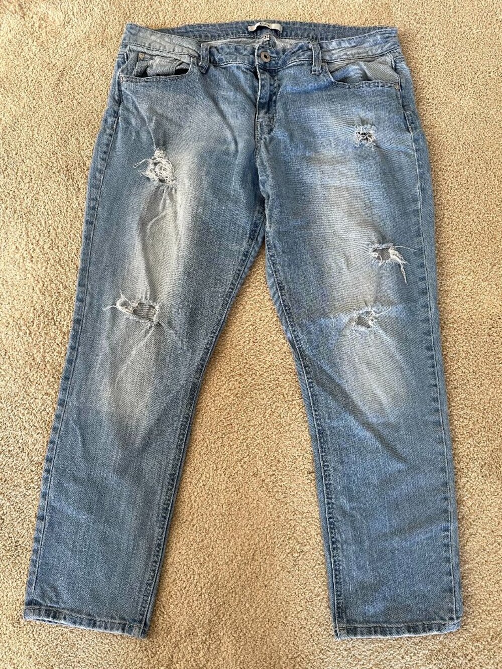 Dex distressed faded straight leg relaxed fit Jeans women's Sz 32 Great shape